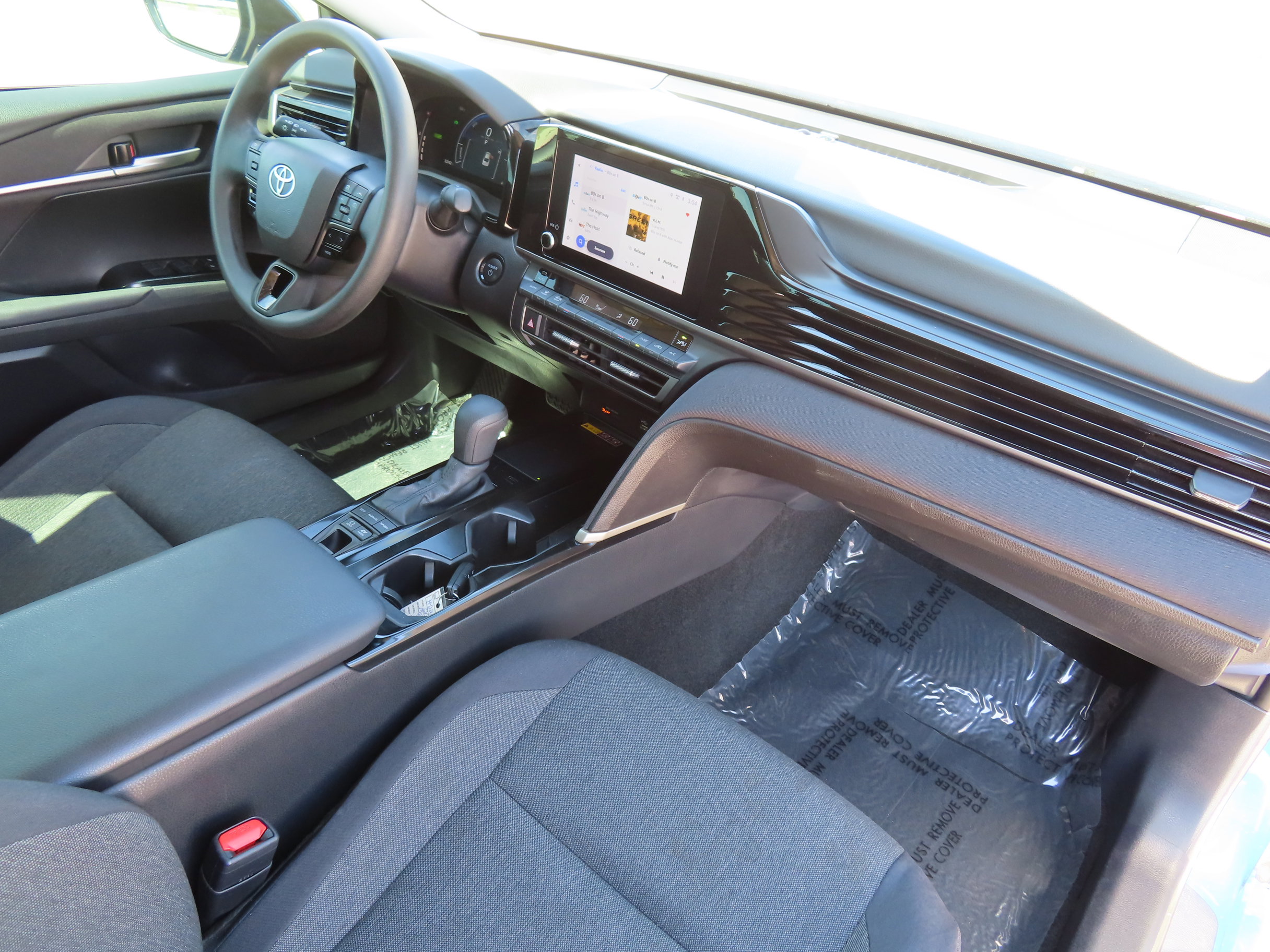 Used 2025 Toyota Camry LE FWD image 16