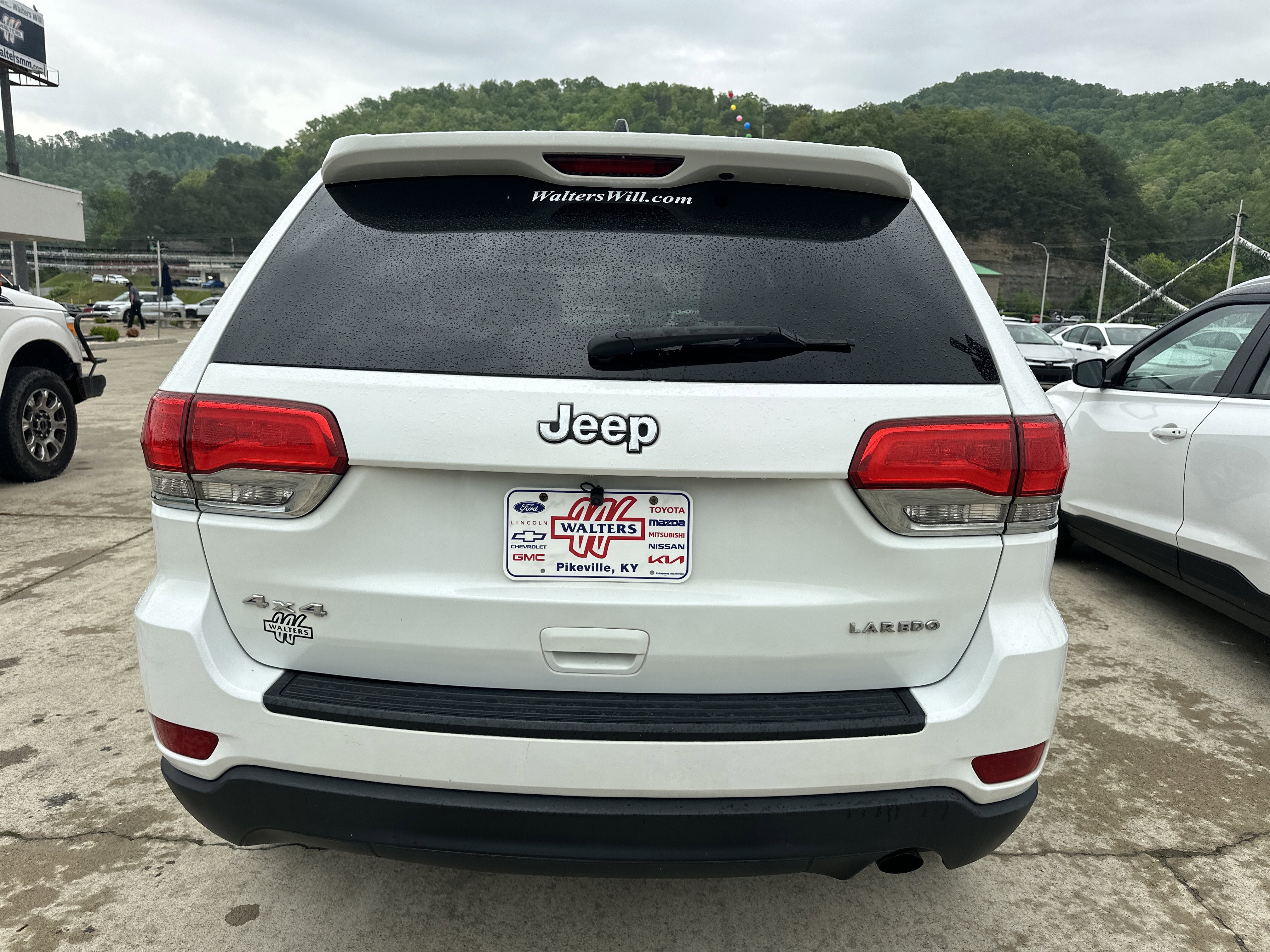 Used 2015 Jeep Grand Cherokee Laredo w/ Quick Order Package 23E AWD/4WD image 3