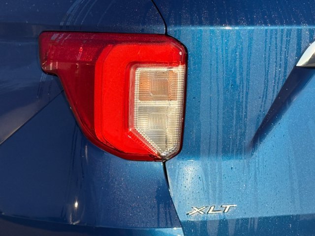 Used 2020 Ford Explorer XLT w/ Equipment Group 202A AWD/4WD image 29