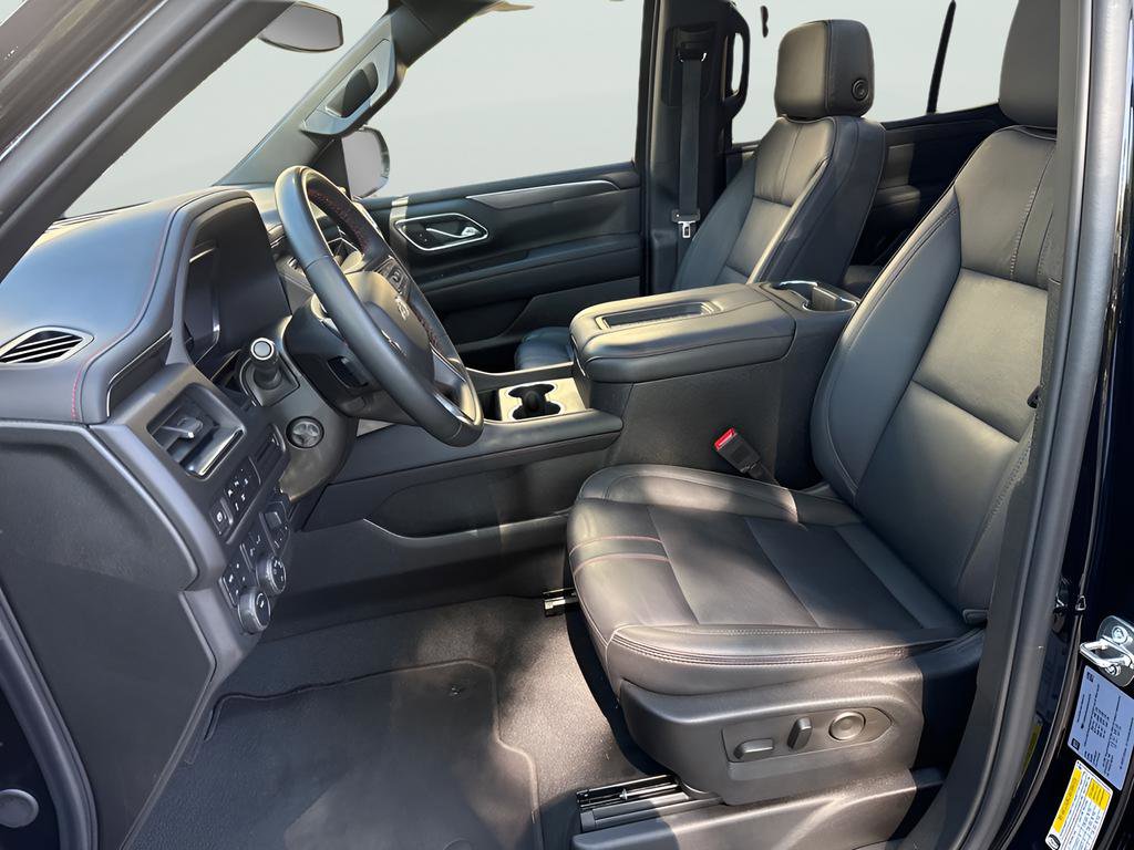 Used 2024 Chevrolet Tahoe RST w/ Luxury Package AWD/4WD image 17