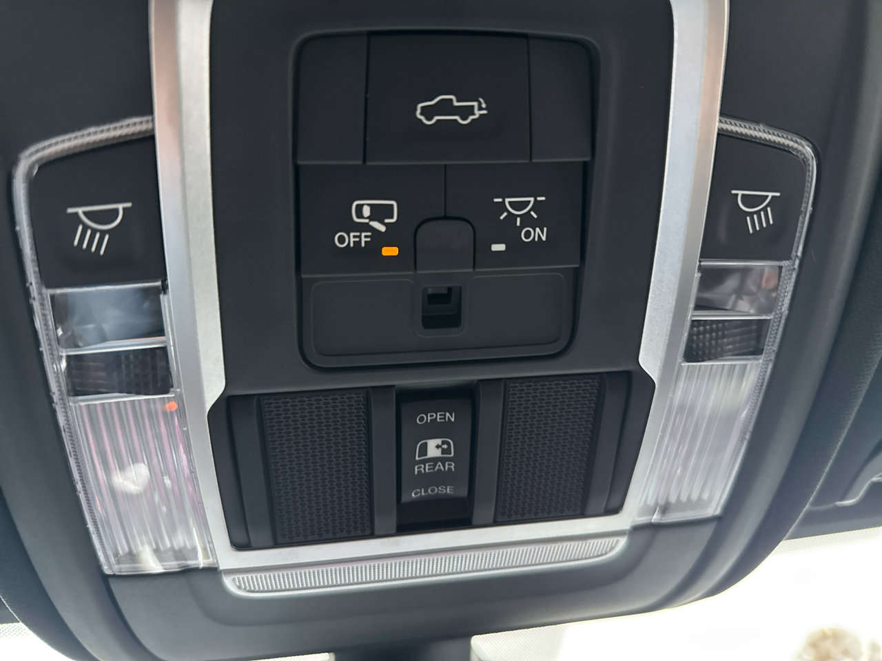 Used 2019 RAM 2500 Laramie image 24