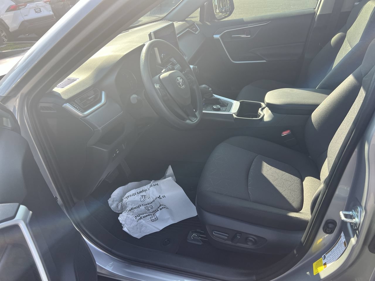 Used 2025 Toyota RAV4 XLE AWD/4WD image 16