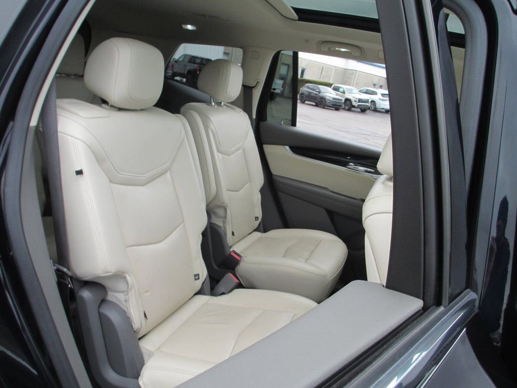 Used 2021 Cadillac XT6 Premium Luxury image 24