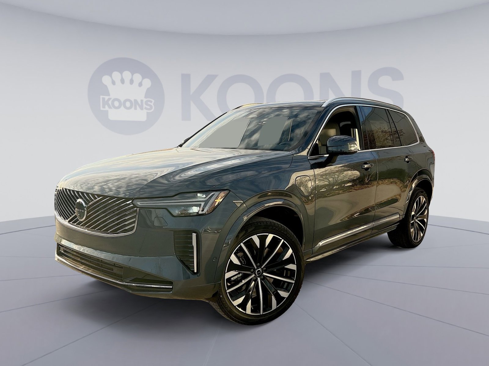 New 2026 Volvo XC90 T8 Plus w/ Protection Package Premier image 1
