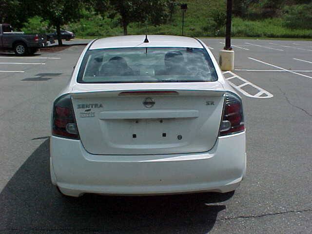 Used 2010 Nissan Sentra 2.0 SR FWD image 6
