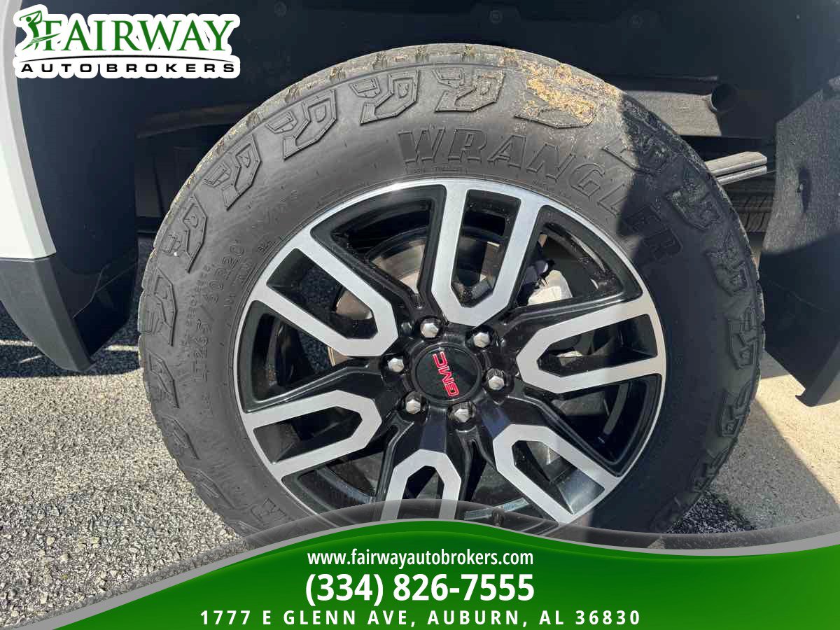 Used 2024 GMC Sierra 1500 AT4 w/ Technology Package image 32