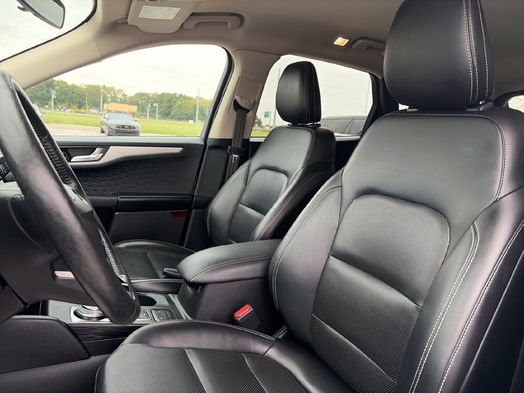 Used 2020 Ford Escape SEL AWD/4WD image 16