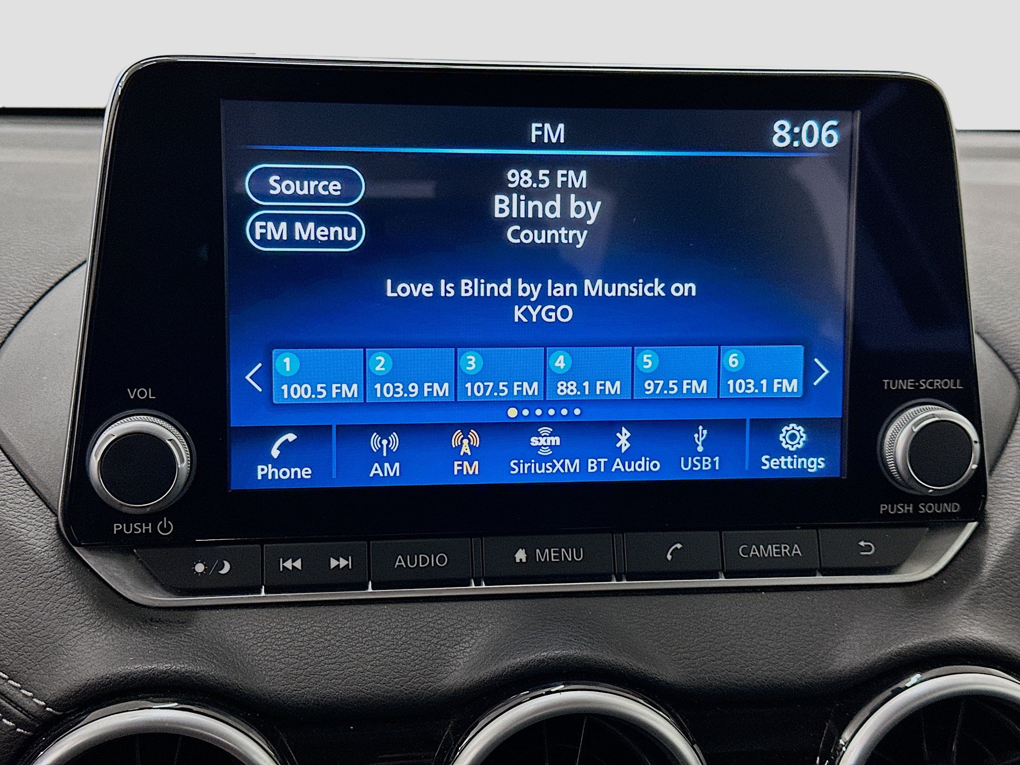 Used 2024 Nissan Sentra SV FWD image 21