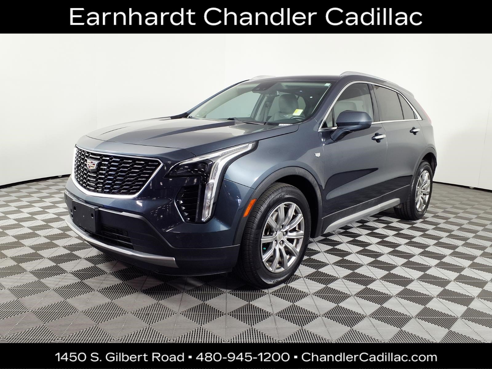 Used 2019 Cadillac XT4 Premium Luxury w/ Cold Weather Package FWD image 1