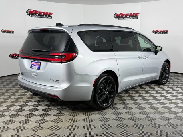 New 2026 Chrysler Pacifica Limited w/ S Appearance Package AWD/4WD image 3