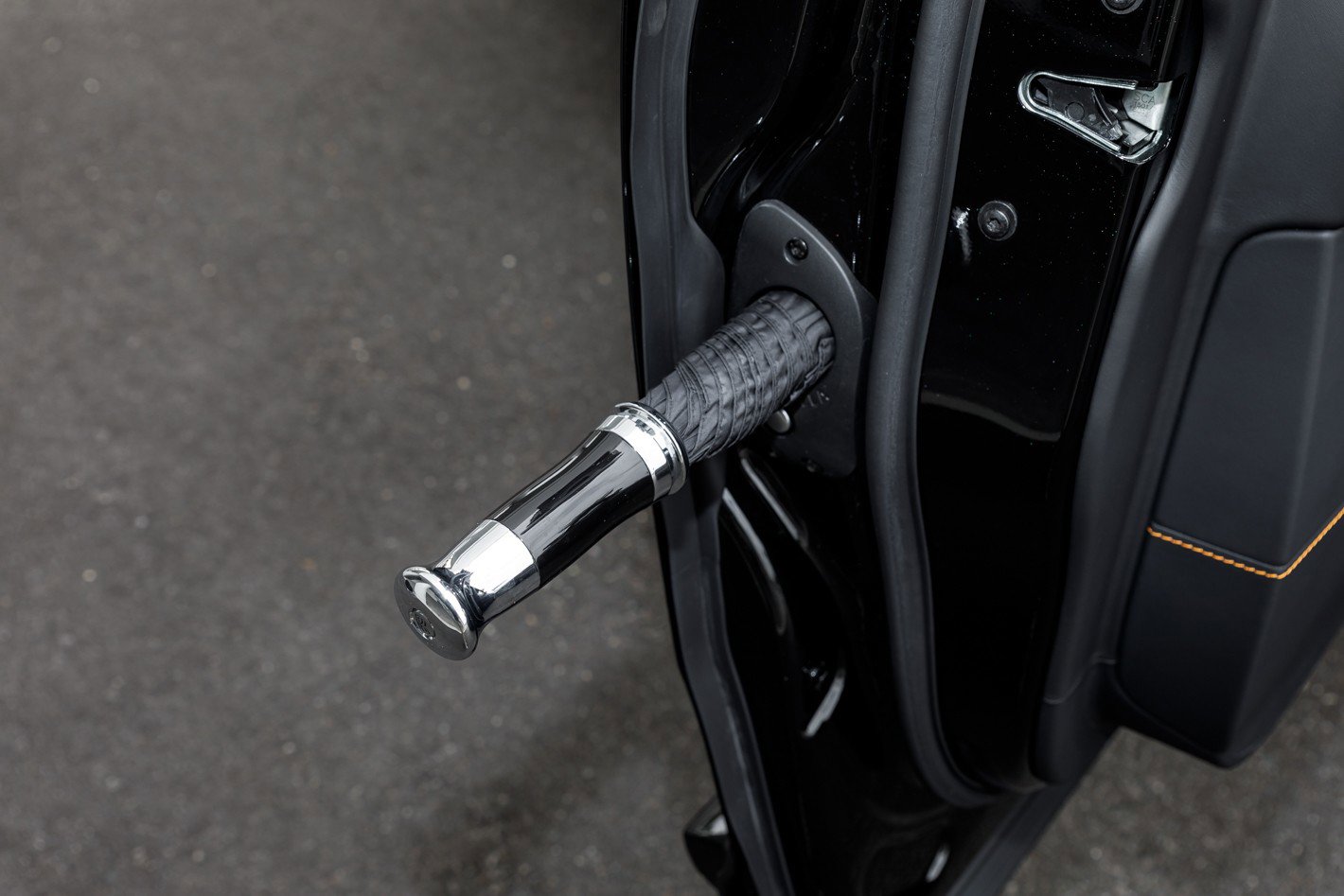 Used 2022 Rolls-Royce Cullinan Black Badge w/ Dark Exterior Package image 57