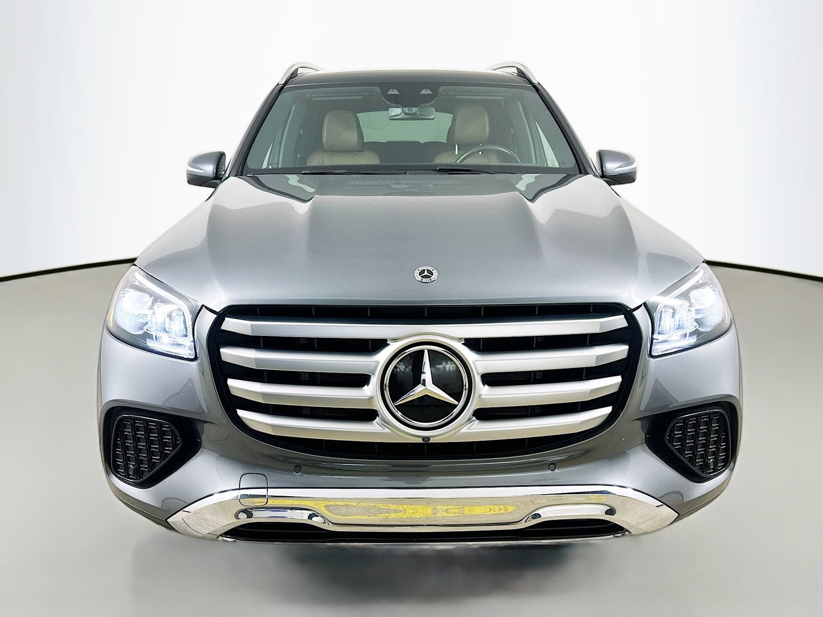 Used 2024 Mercedes-Benz GLS 450 4MATIC image 2