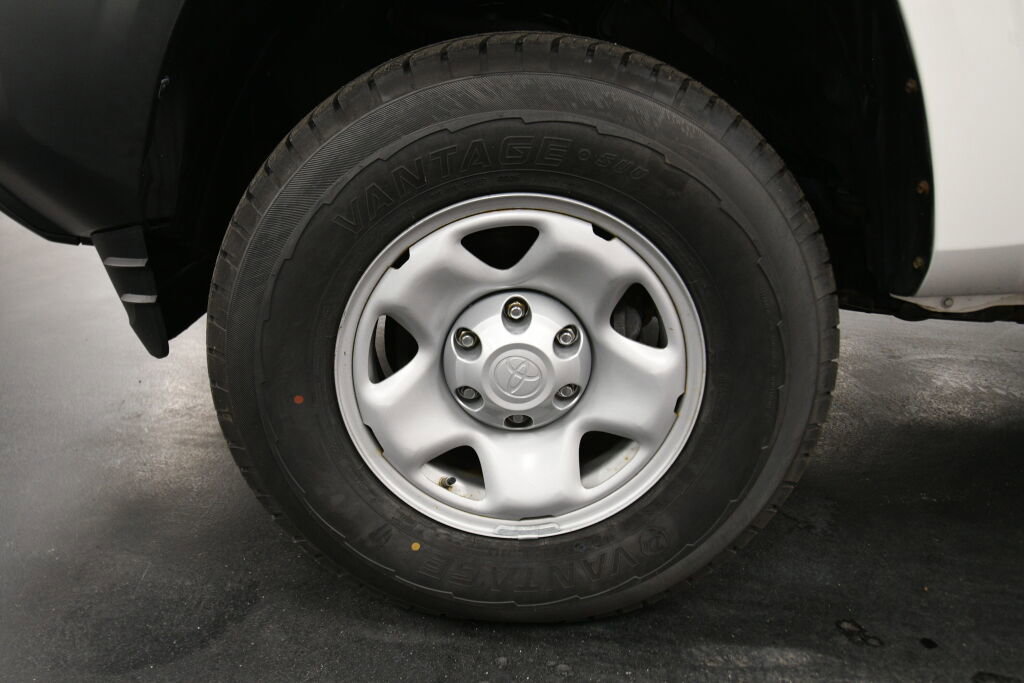 Certified 2021 Toyota Tacoma SR image 28