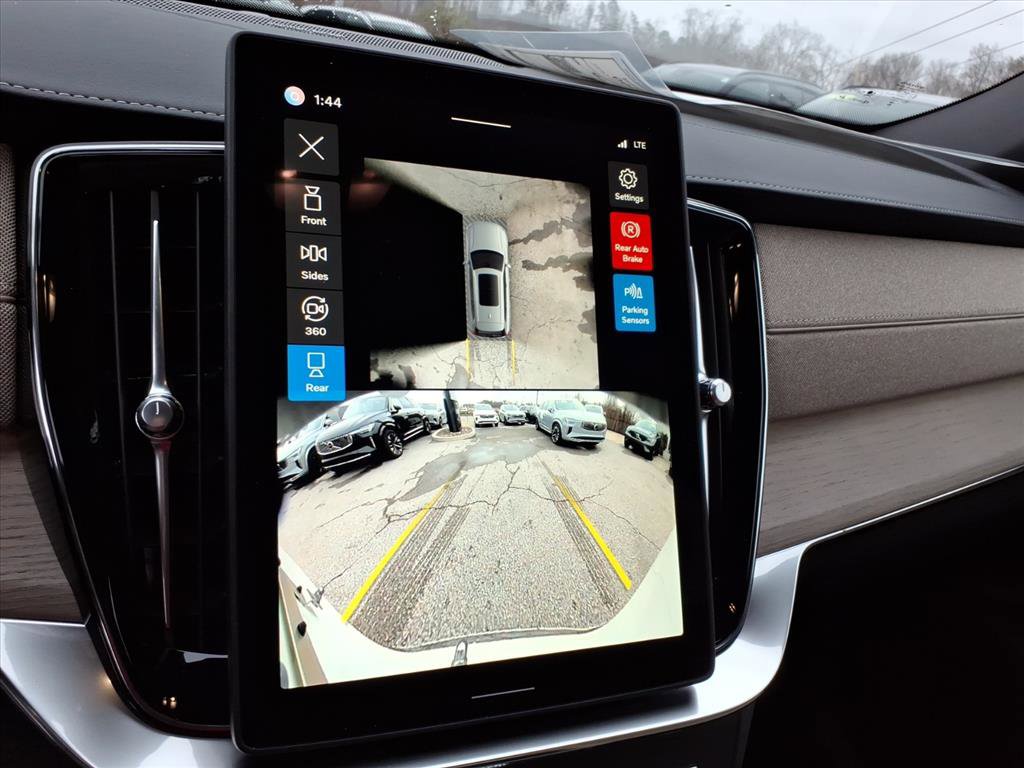 Certified 2026 Volvo XC90 B6 Plus w/ Protection Package Premier AWD/4WD image 19