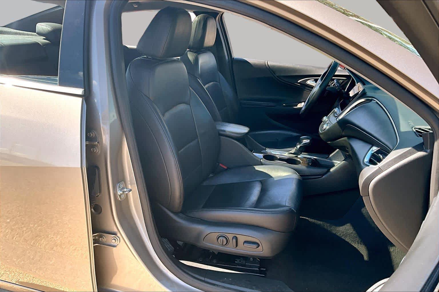Used 2024 Chevrolet Malibu LT FWD image 9