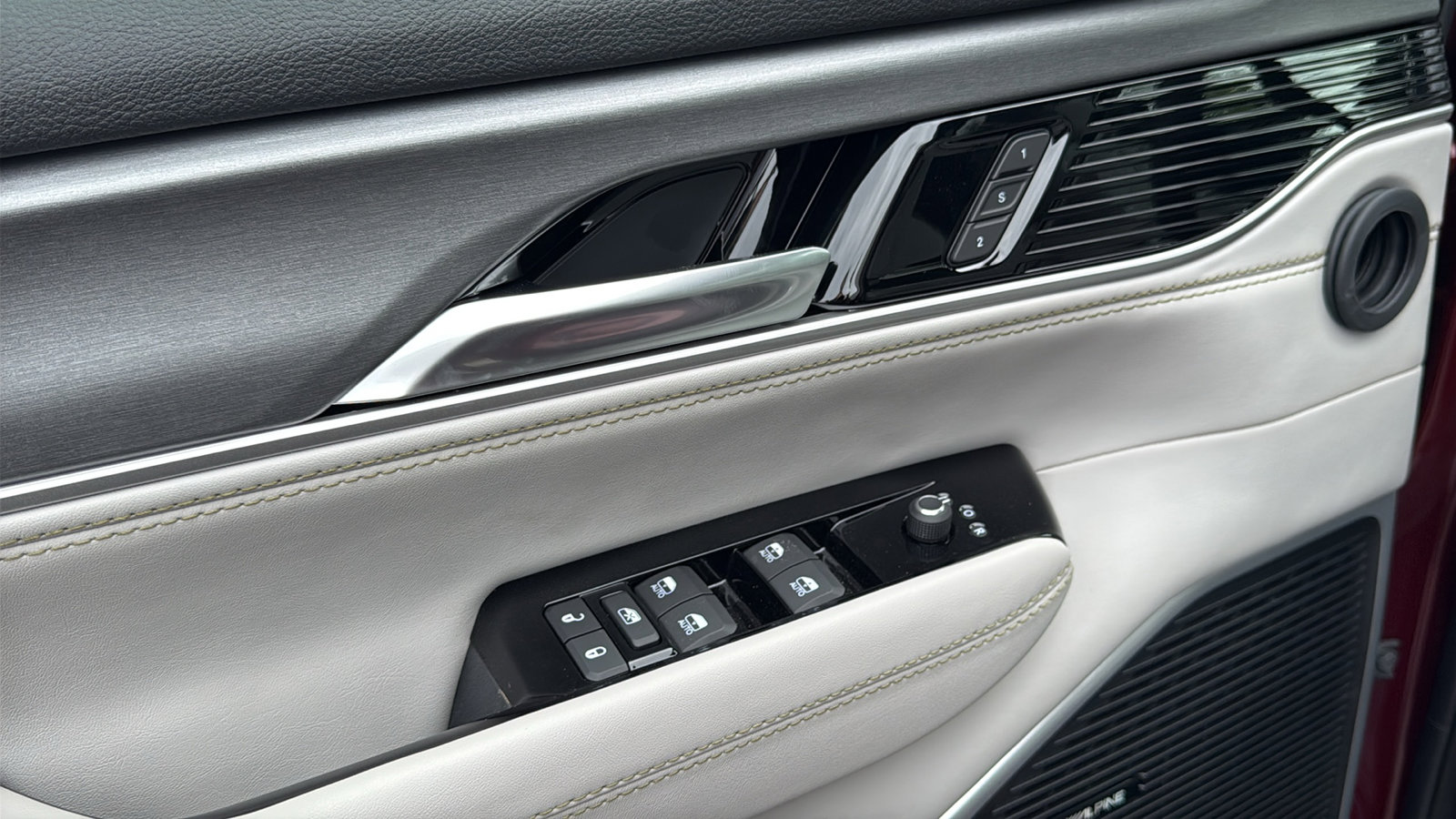 New 2026 Jeep Grand Wagoneer L 2WD image 12