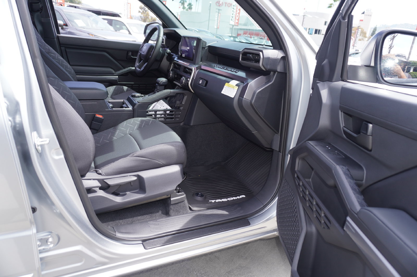 Certified 2026 Toyota Tacoma SR5 AWD/4WD image 9