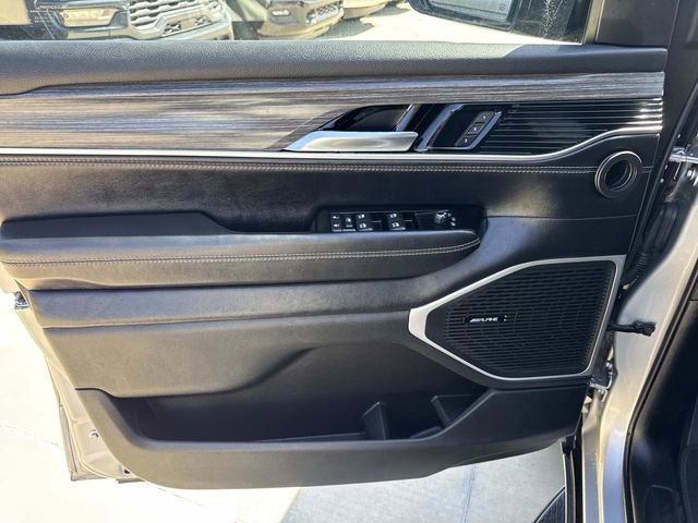 Used 2024 Jeep Wagoneer L Series III w/ Flexible Seating Group image 23