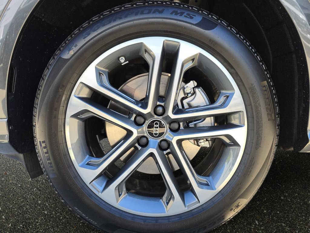 Certified 2025 Audi Q5 Premium Plus w/ Premium Plus AWD/4WD image 32