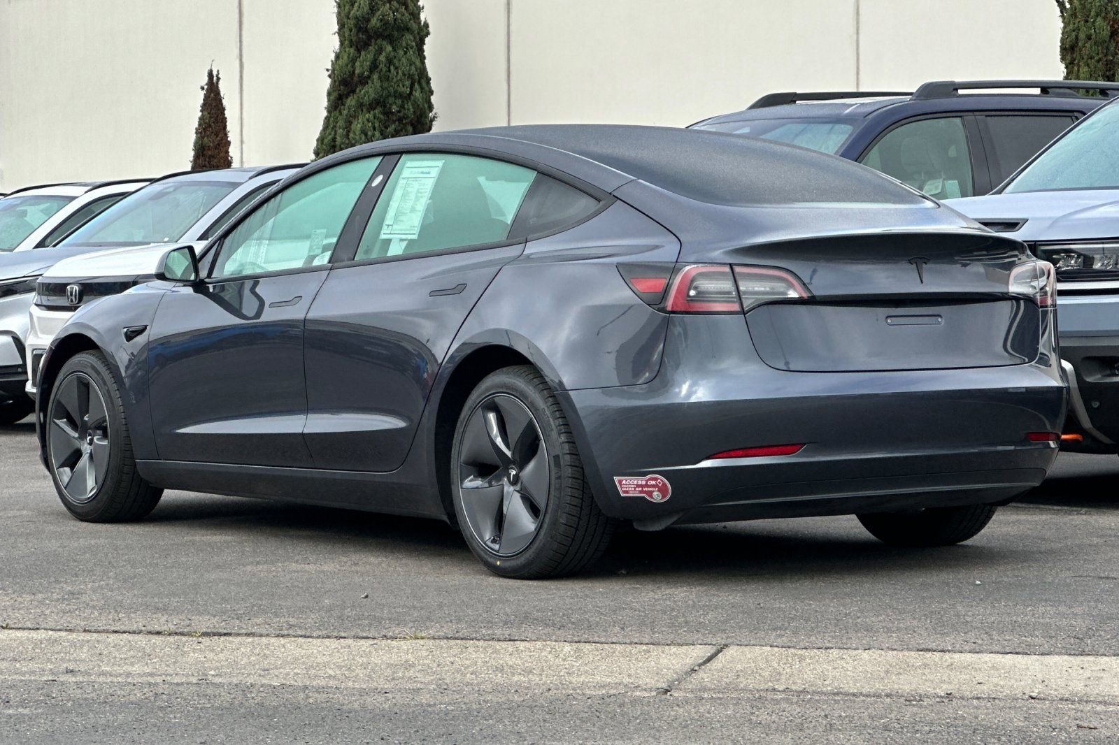 Used 2023 Tesla Model 3 Standard Range image 5