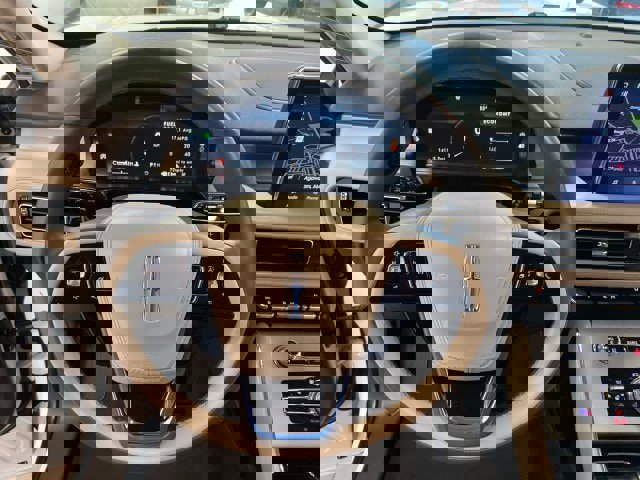 Used 2024 Lincoln Aviator AWD w/ Premium Package image 14