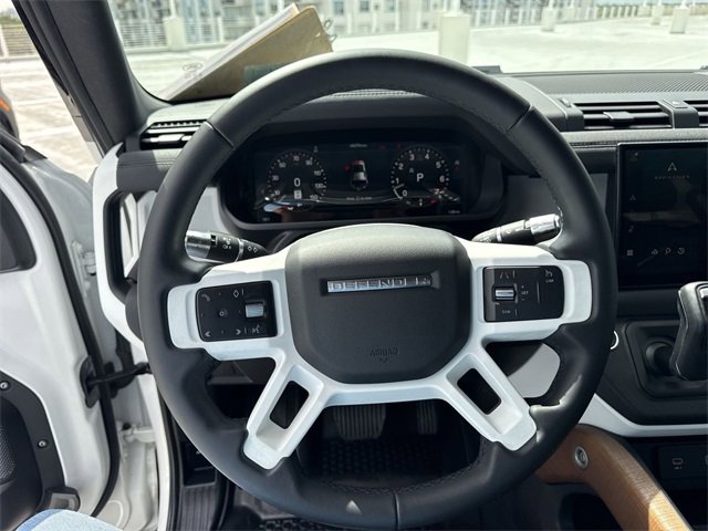 Used 2022 Land Rover Defender 110 X-Dynamic SE image 14