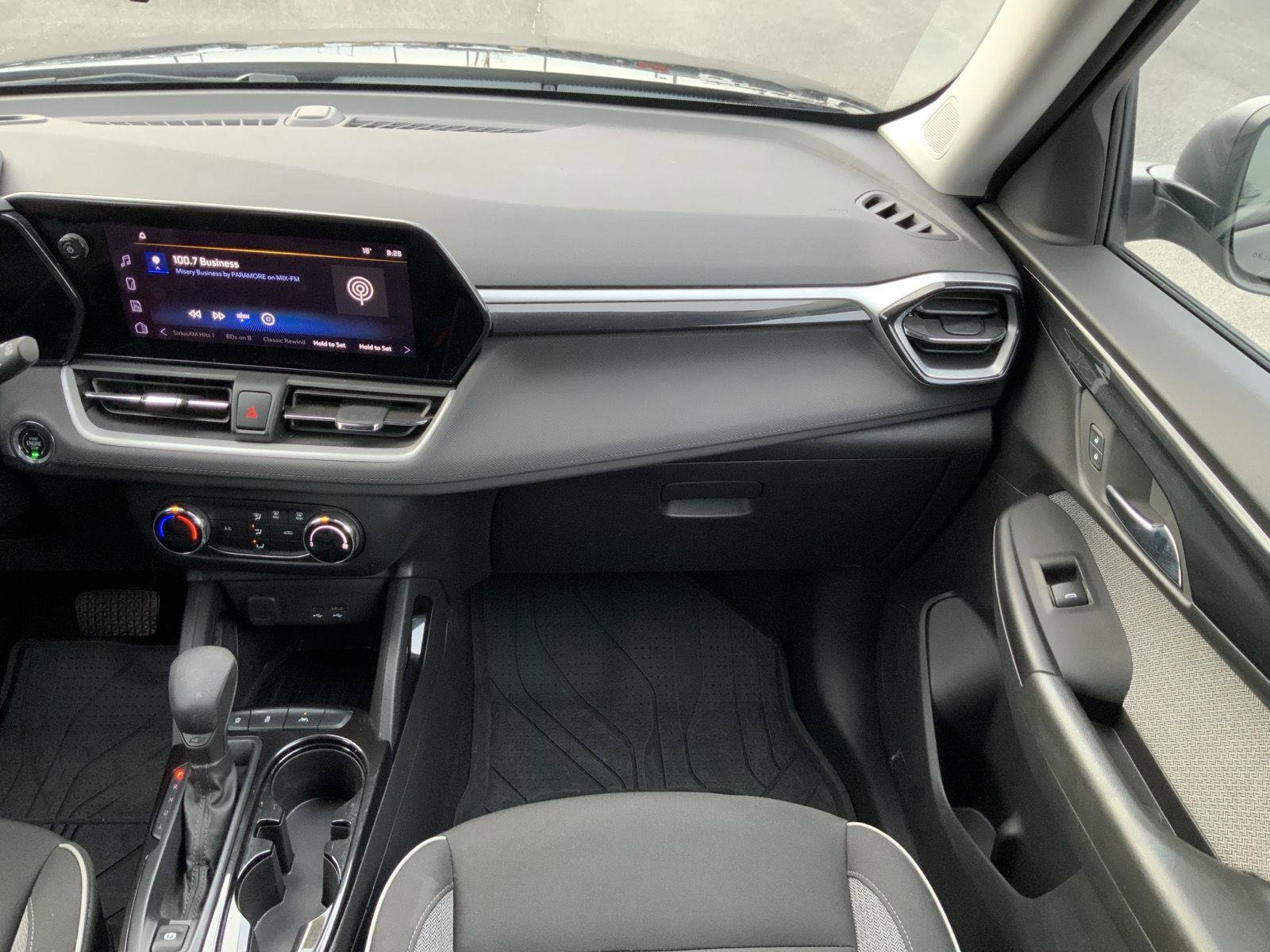 Used 2024 Chevrolet TrailBlazer LS w/ LS Convenience Package image 56