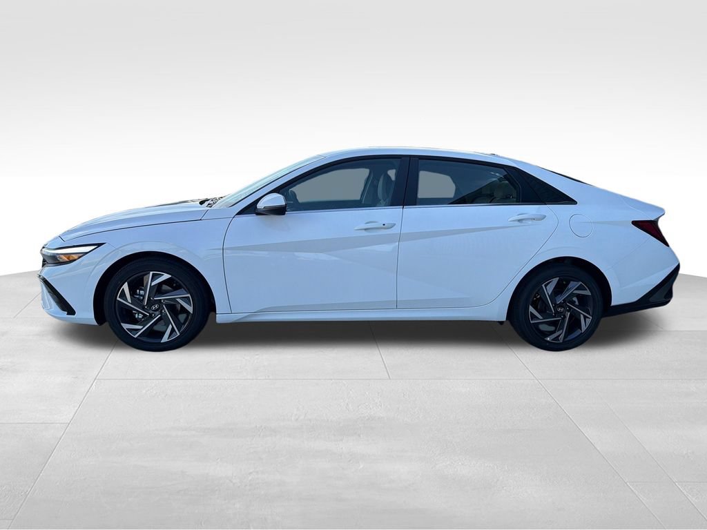 New 2026 Hyundai Elantra Limited FWD image 2