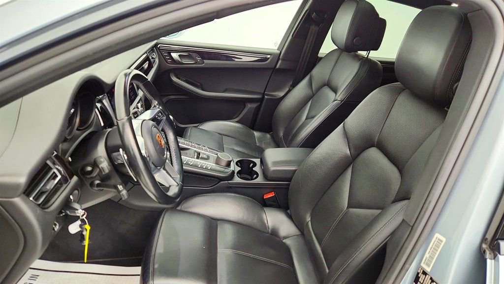 Used 2020 Porsche Macan AWD with Premium Package Plus image 21