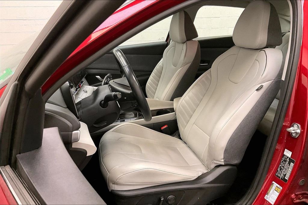 Used 2023 Hyundai Elantra Limited FWD image 13