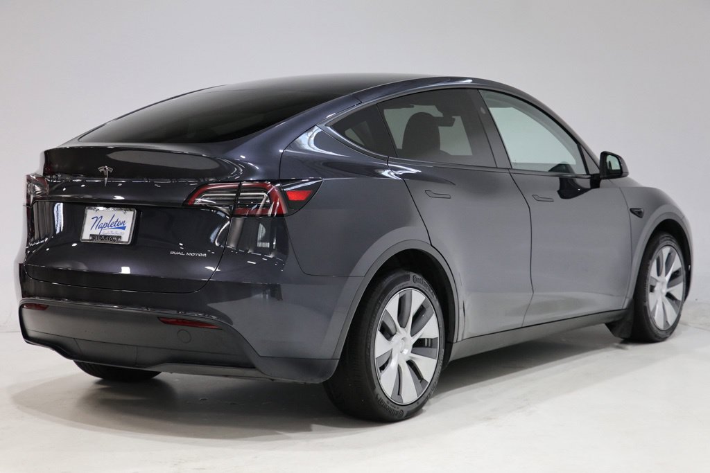 Used 2024 Tesla Model Y Long Range AWD/4WD image 7