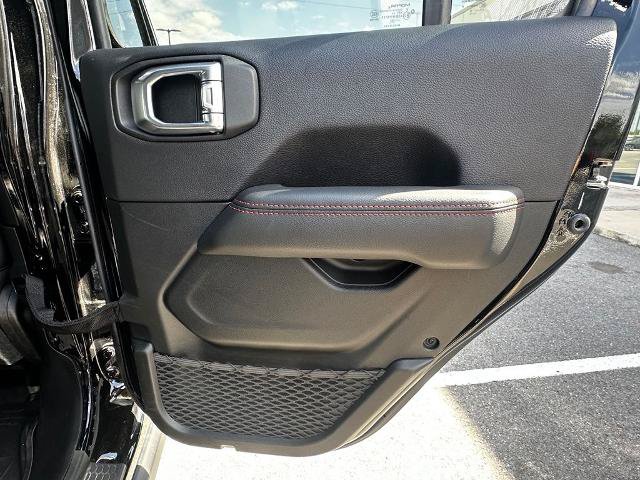 Used 2023 Jeep Wrangler Unlimited Rubicon w/ LED Lighting Group AWD/4WD image 21
