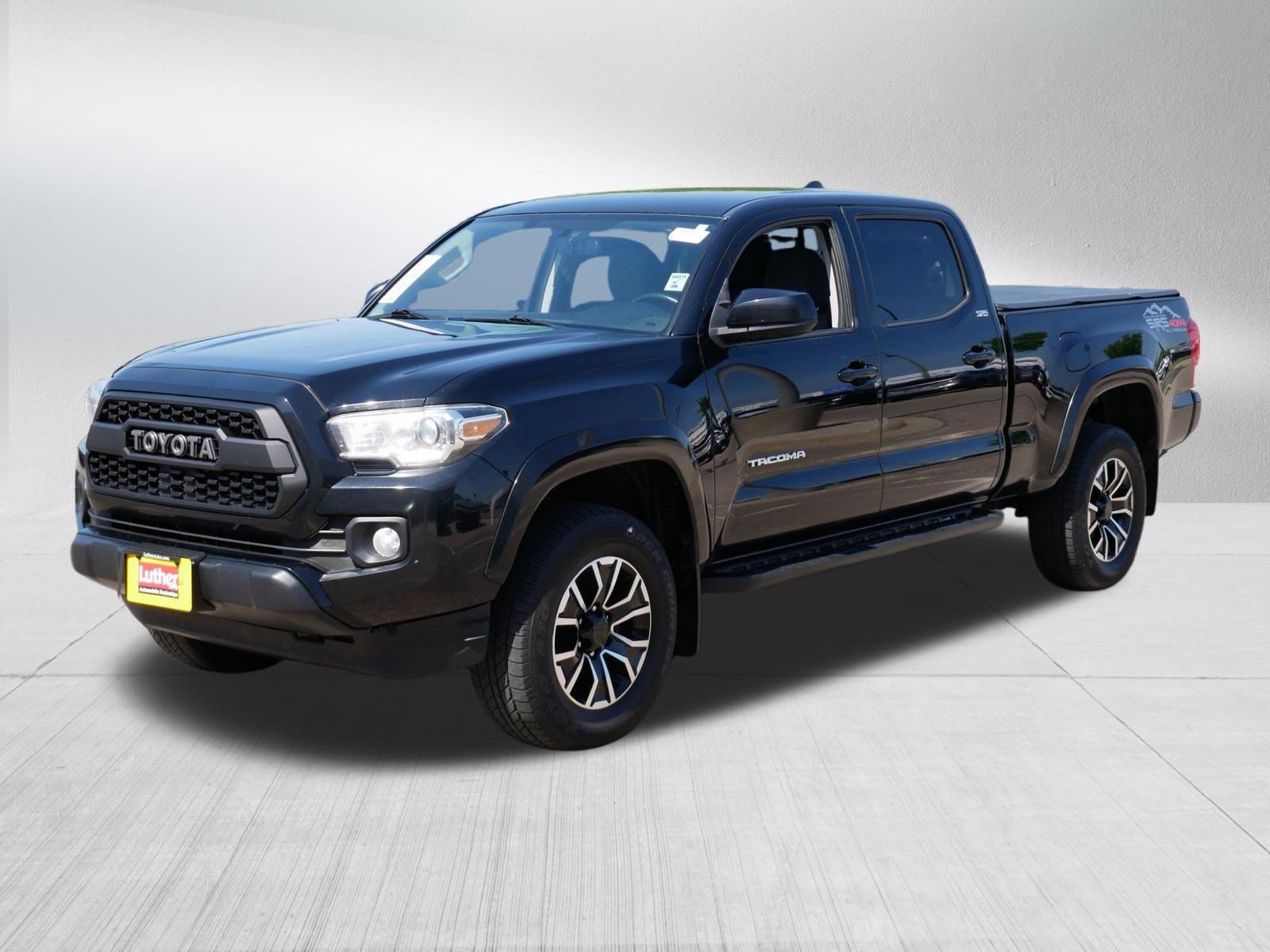 Used 2016 Toyota Tacoma SR5 AWD/4WD image 3