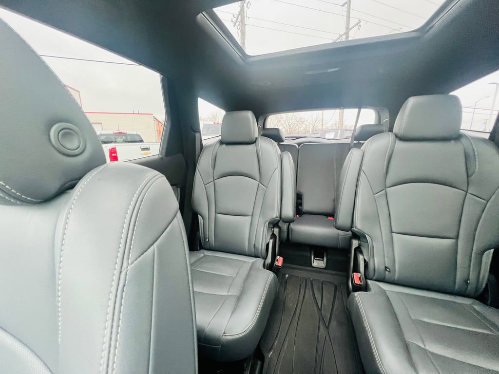 Used 2022 Buick Enclave Premium w/ Experience Buick Package image 30