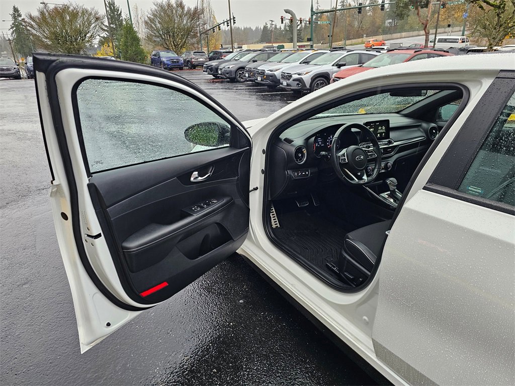 Used 2021 Kia Forte GT-Line w/ GT-Line Premium Package image 19