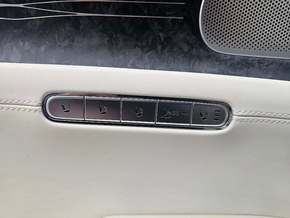 Used 2023 Genesis G90 3.5T image 12