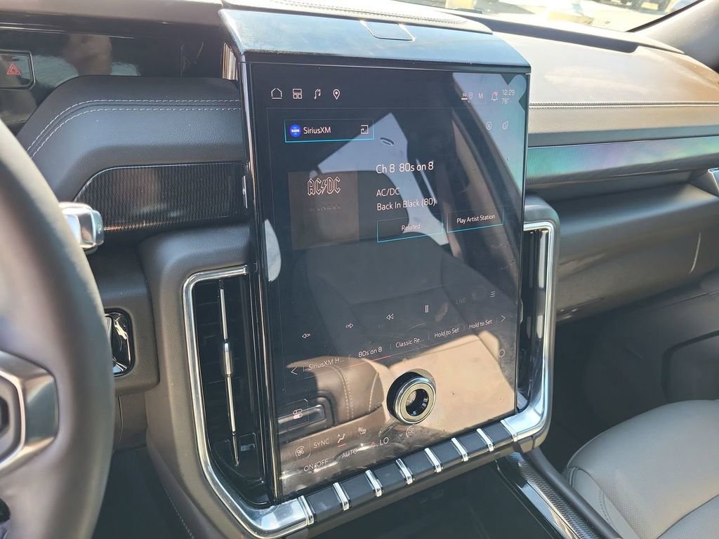 Used 2025 GMC Yukon XL Elevation w/ LPO, Elevation Black Package image 12