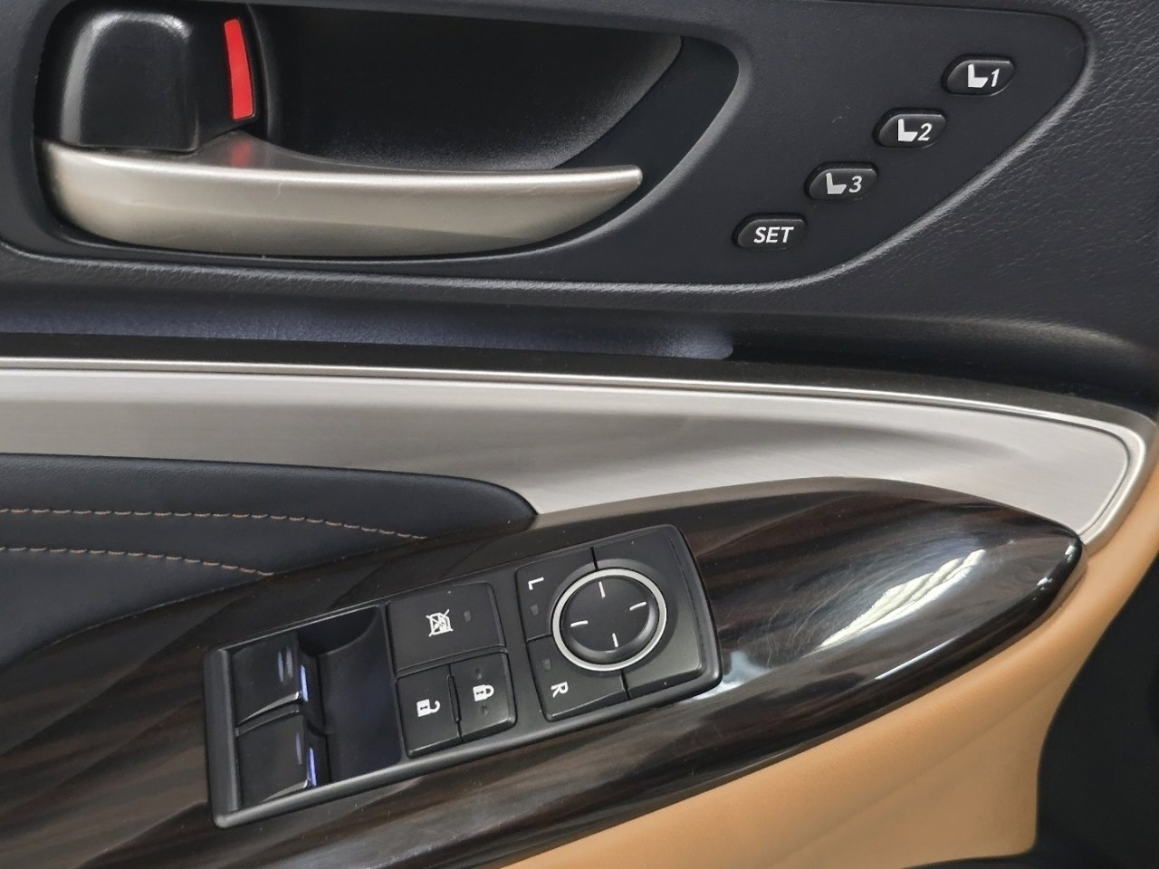 Used 2015 Lexus RC 350 AWD w/ Luxury Package image 27