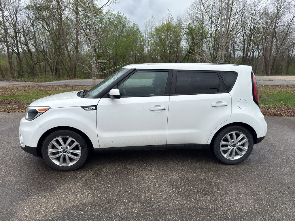 Used 2018 Kia Soul + image 3