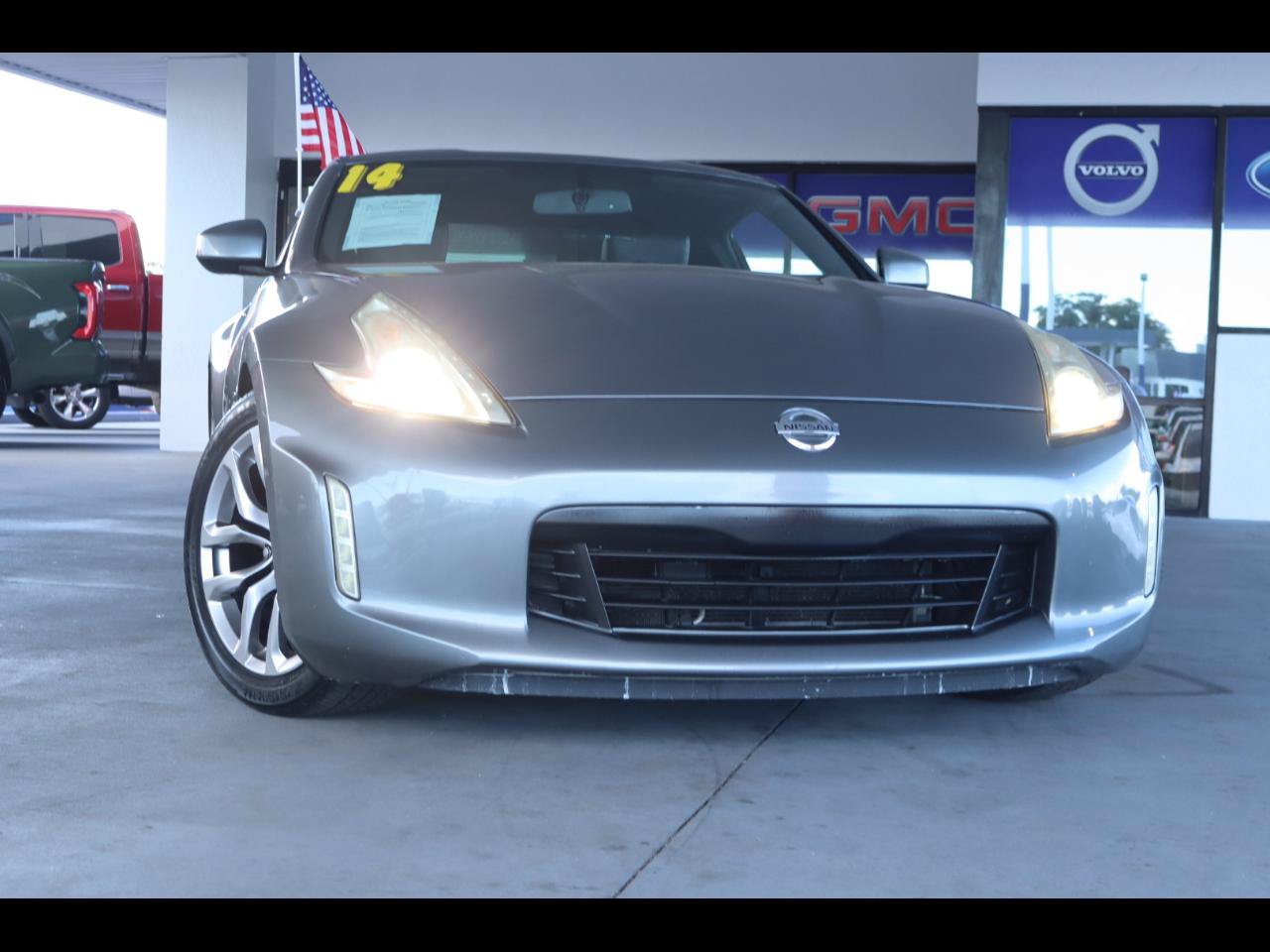 Used 2014 Nissan 370Z Touring RWD image 1