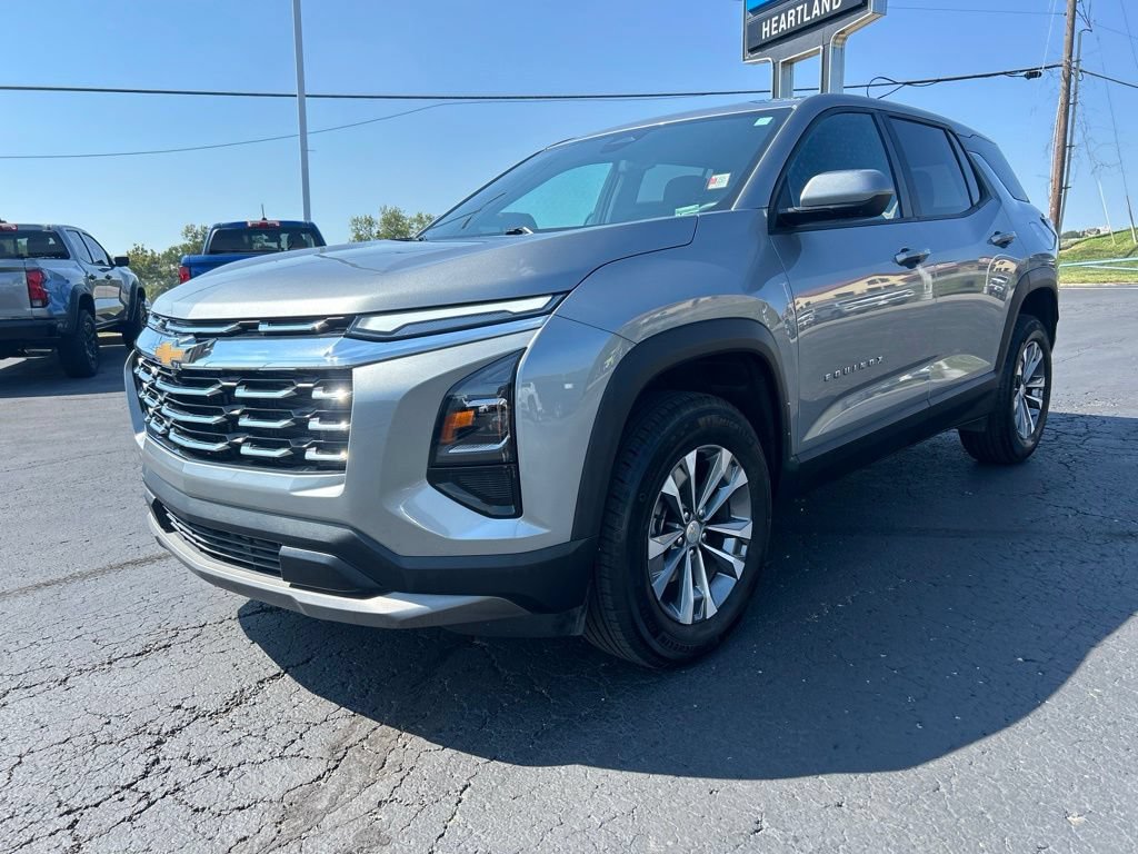 Used 2026 Chevrolet Equinox LT AWD/4WD image 1