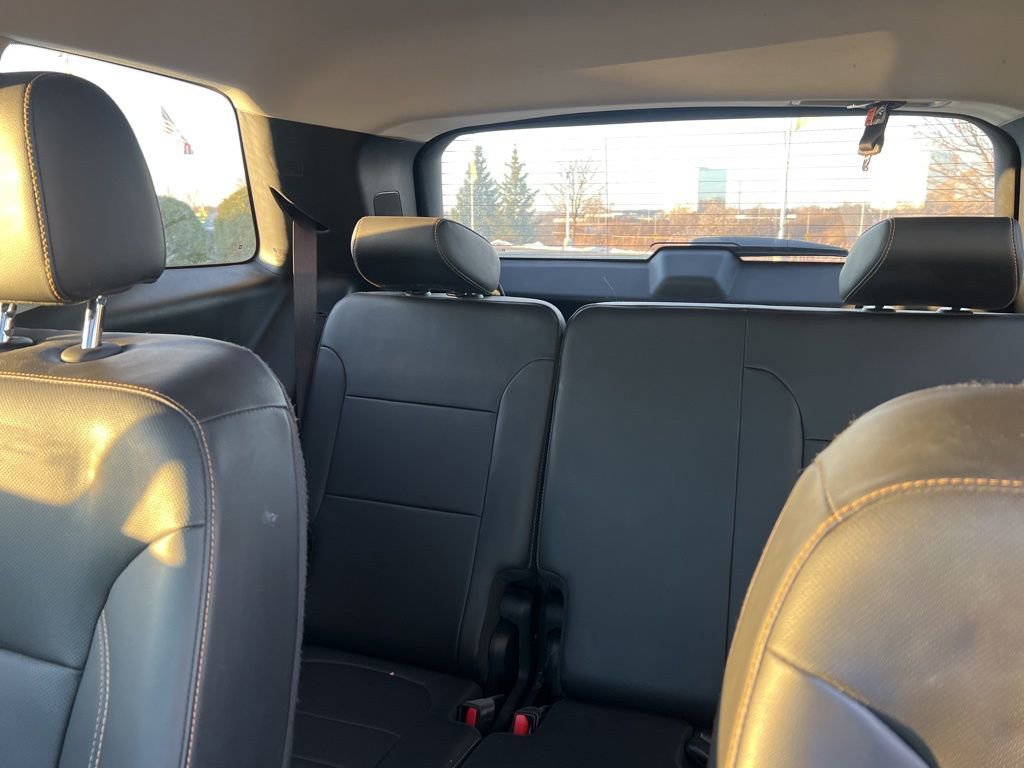 Used 2021 Chevrolet Traverse Premier w/ Redline Edition image 27