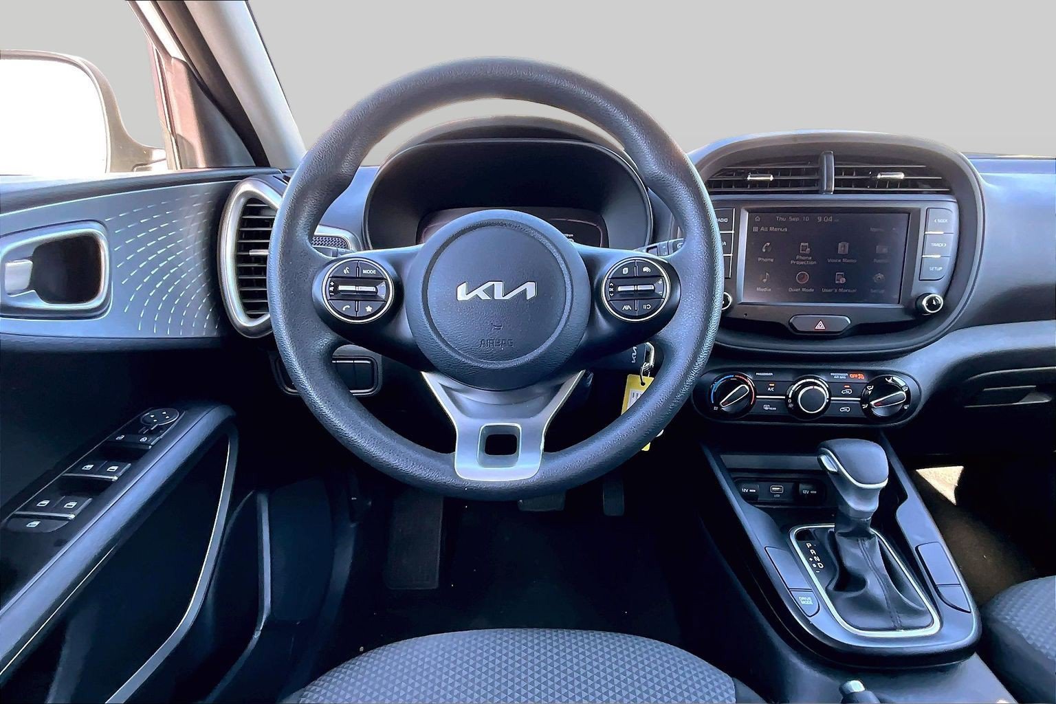 Used 2023 Kia Soul LX FWD image 5