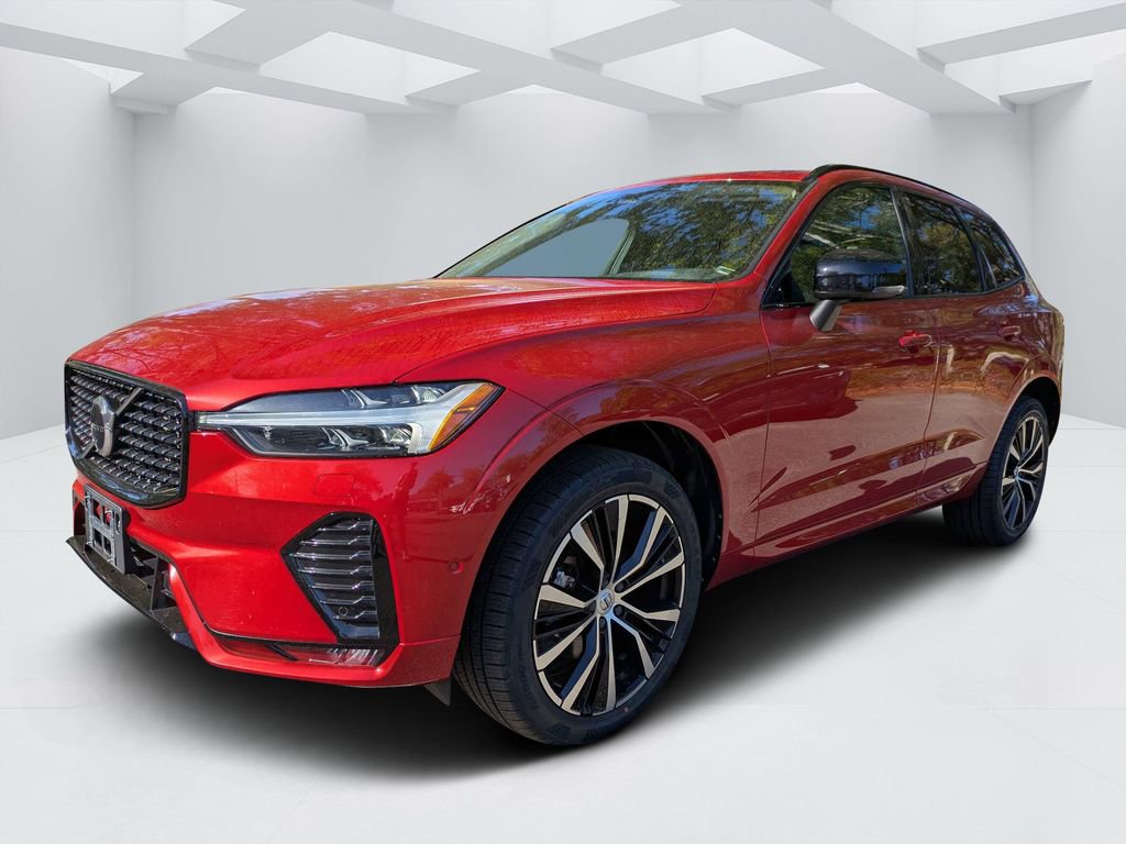 Used 2023 Volvo XC60 B5 Plus w/ Climate Package image 7