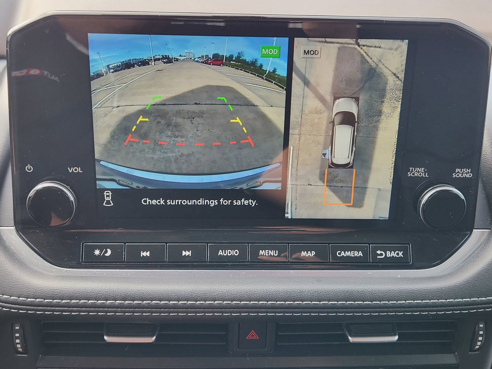 Used 2023 Nissan Rogue SL w/ SL Premium Package image 21