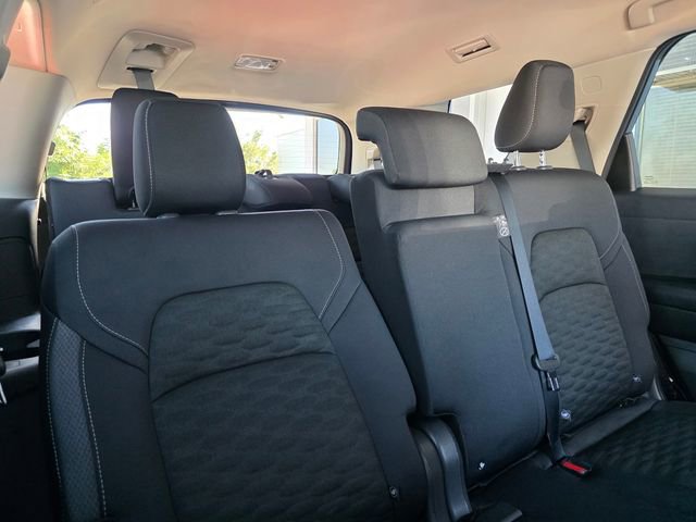 Used 2024 Nissan Pathfinder S image 18