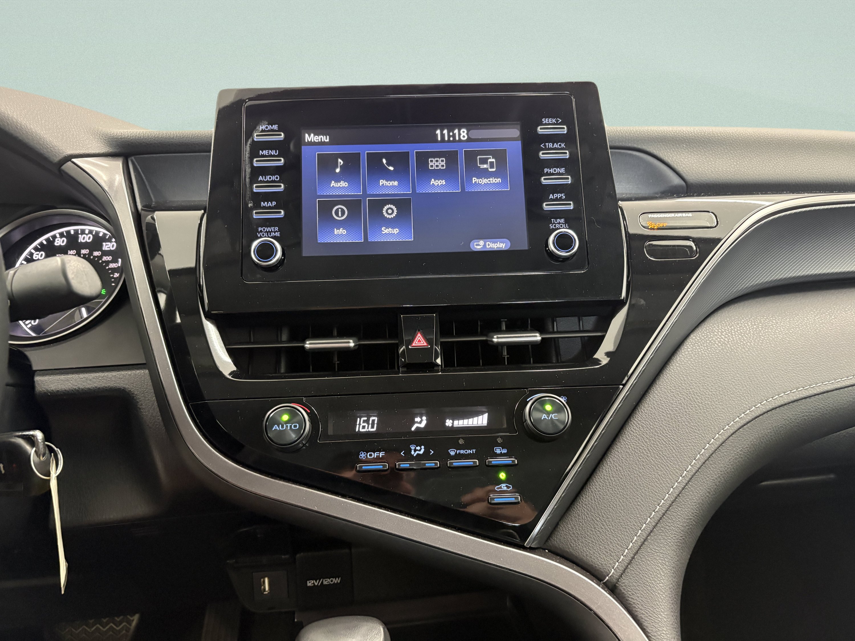 Used 2023 Toyota Camry SE FWD image 13