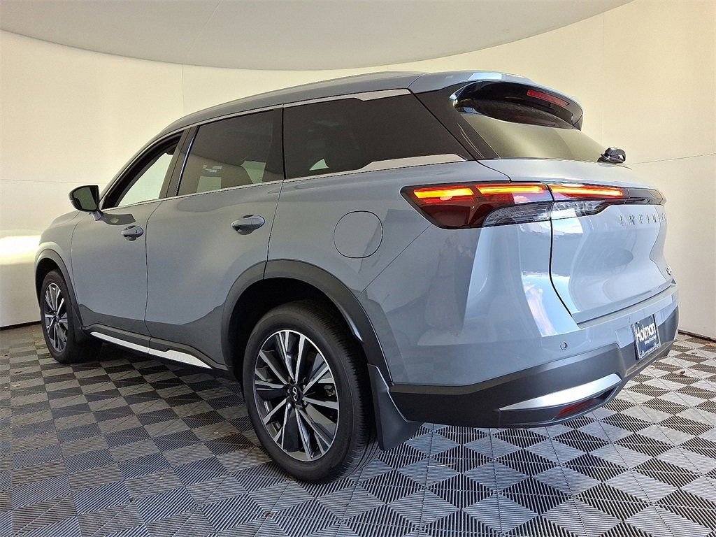Certified 2026 INFINITI QX60 Luxe w/ Cargo Package AWD/4WD image 9