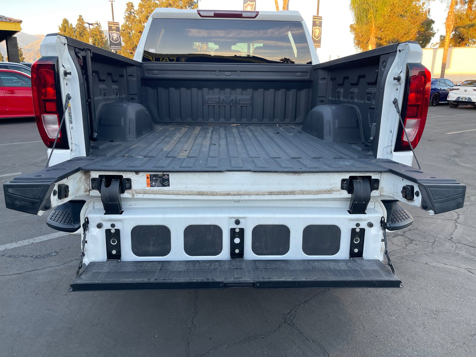 Used 2022 GMC Sierra 1500 Elevation image 23