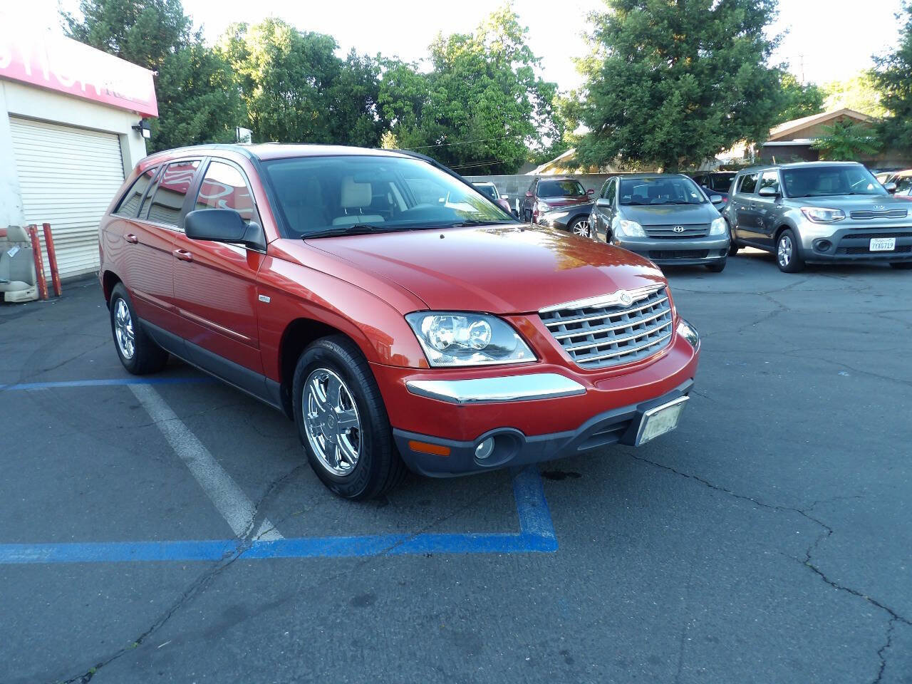 Used 2006 Chrysler Pacifica Touring FWD image 2